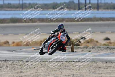 media/Nov-16-2025-Race Pace (Sun) [[8c5fa54630]]/Verified Riders/3-Turn 14 (1045am)/